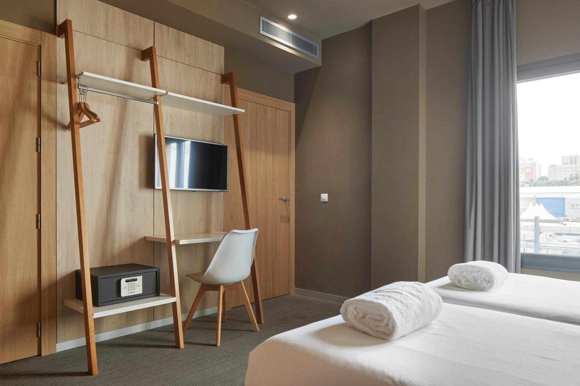 Hotel Landaben Pampelune Extérieur photo