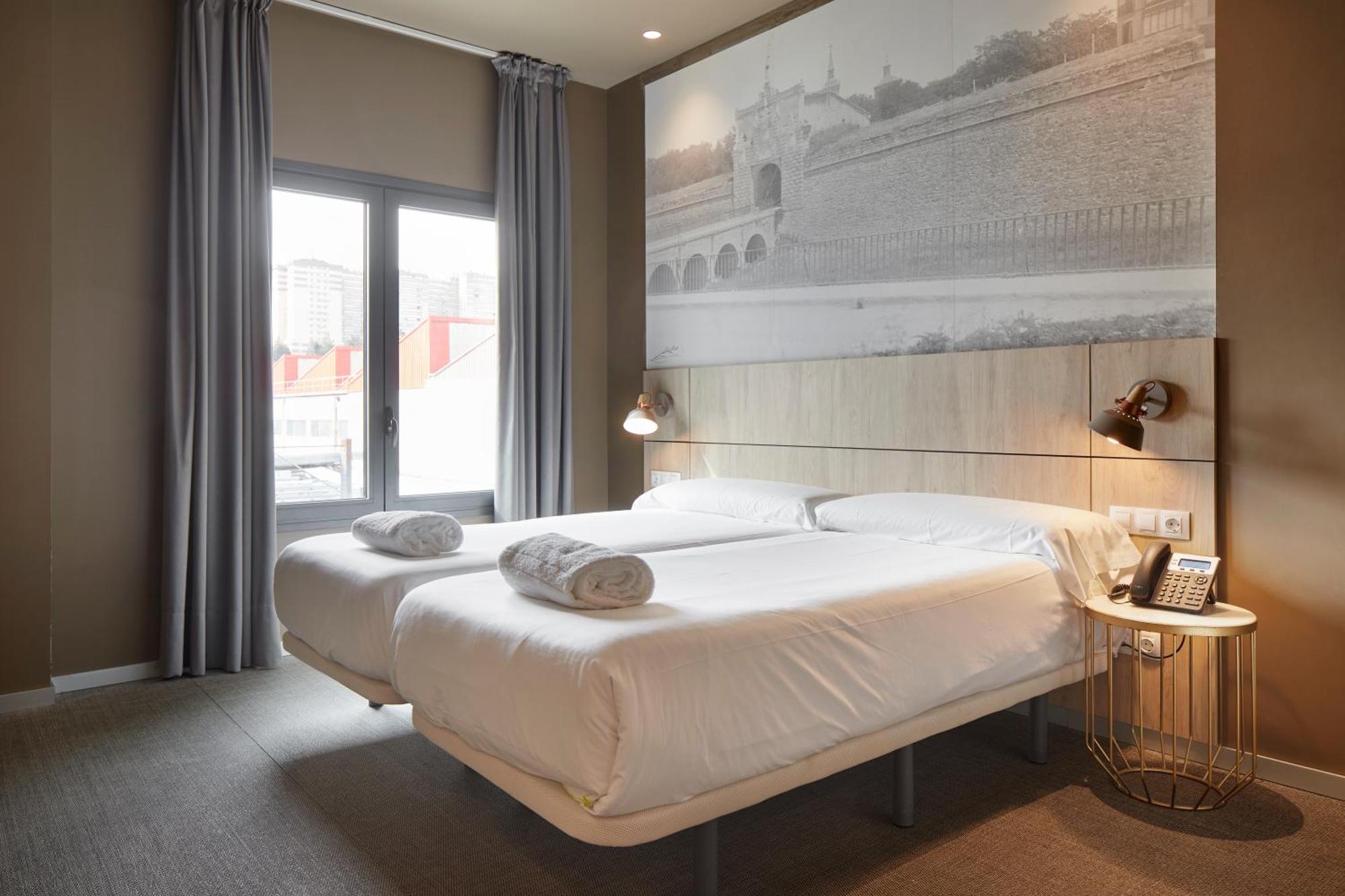 Hotel Landaben Pampelune Extérieur photo